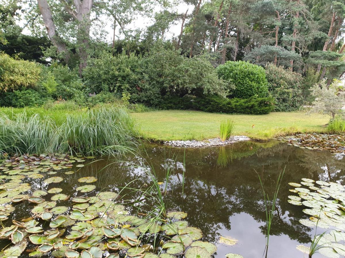 The Reading Whole Apartment With Private Lake And Gardens Exterior foto
