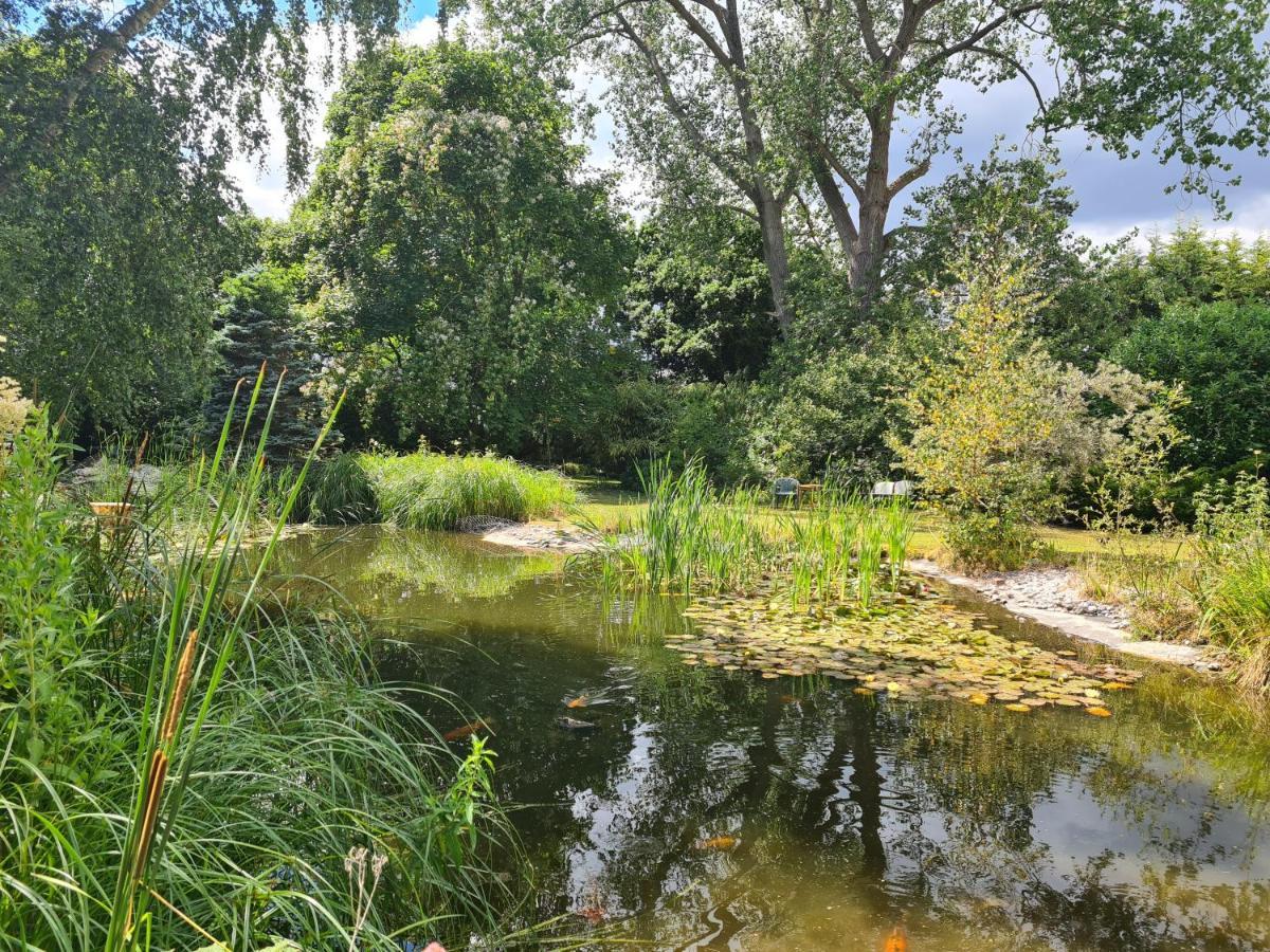 The Reading Whole Apartment With Private Lake And Gardens Exterior foto