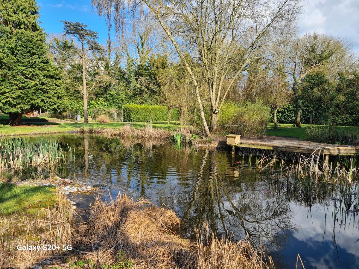The Reading Whole Apartment With Private Lake And Gardens Exterior foto