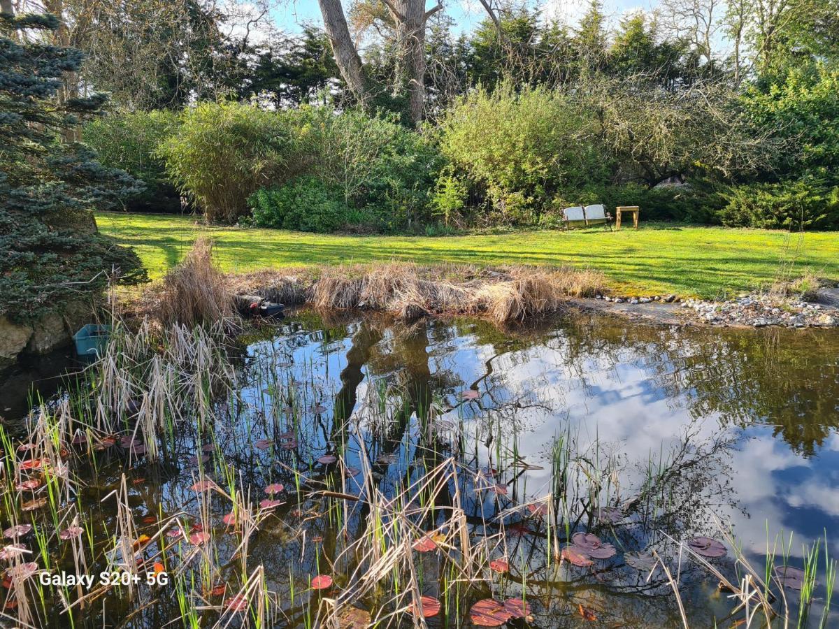The Reading Whole Apartment With Private Lake And Gardens Exterior foto